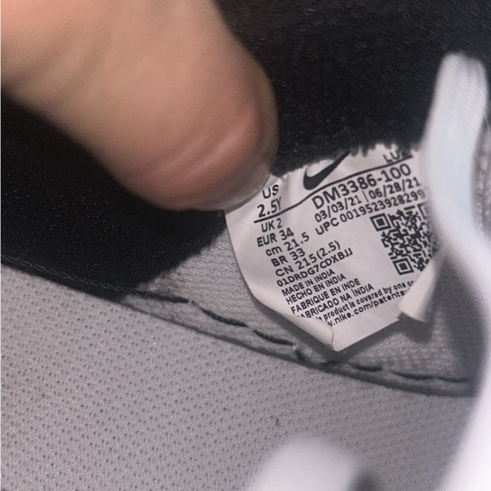 Nike Force 1 - Brand New - Picture 3 of 6